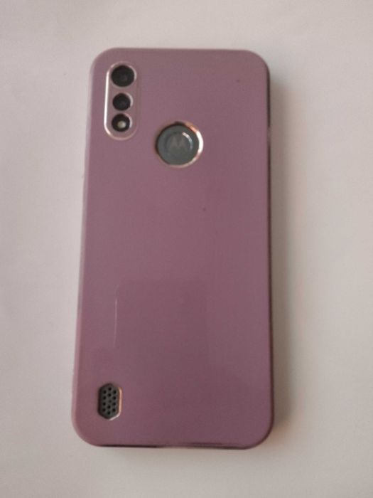 Моторола E6s - 32 GB/12 mp) в отлично състояние (+кабел +кейс)