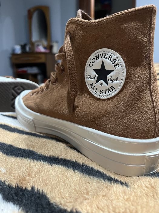 Vând adidași Convers