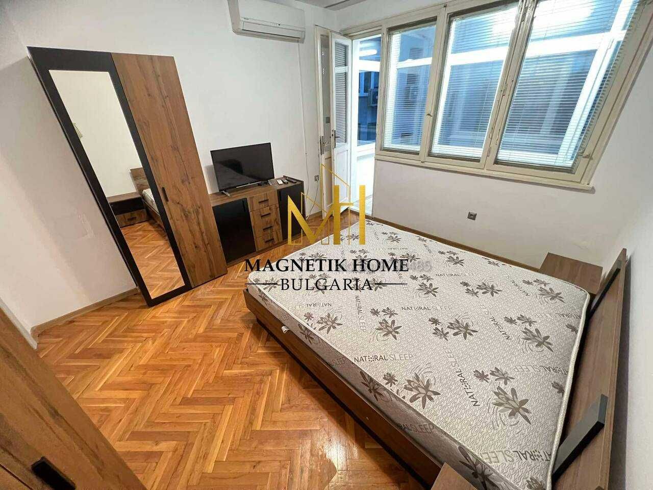Дава се под наем Тристаен апартамент в Бургас, Център - 80 кв.м за 663 € - Снимка #9