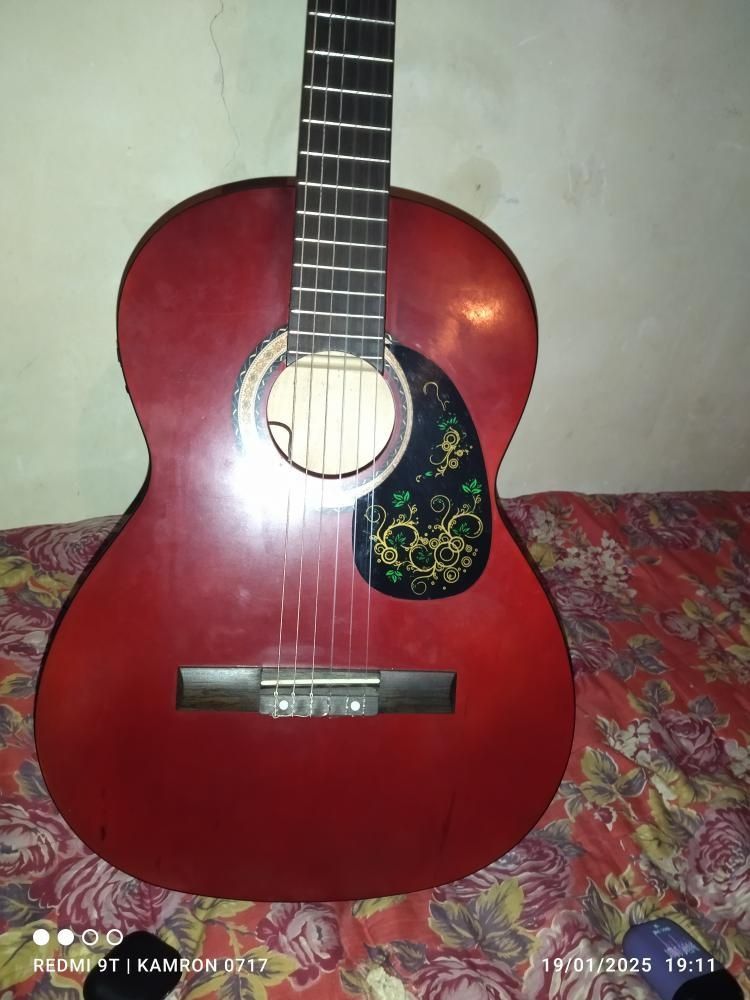 Gitara sotiladi Andijondan
