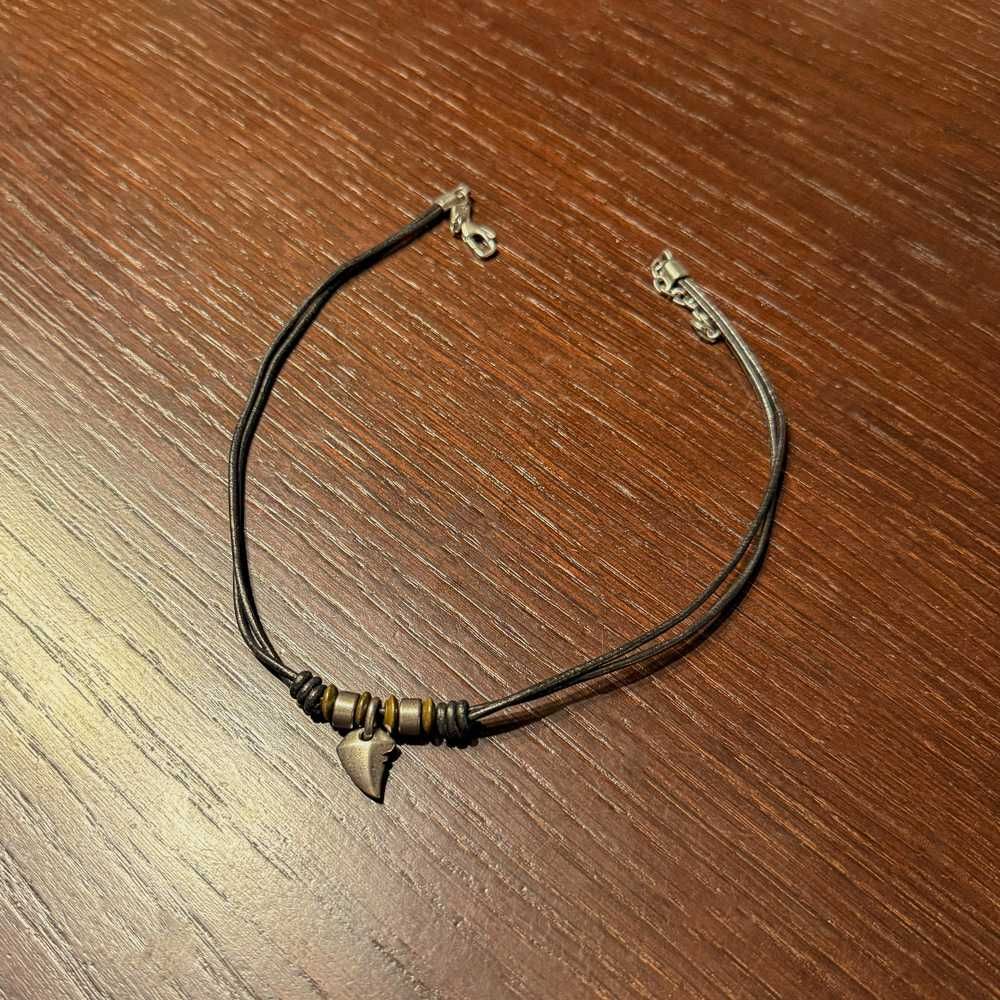 Ново колие Fossil, естествена кожа и неръждаема стомана