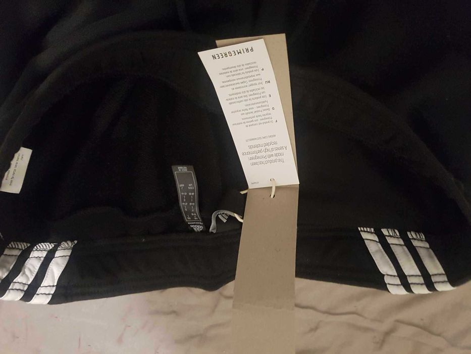 Pantaloni scurti dama Adidas Originals marimea L.- noi, cu eticheta