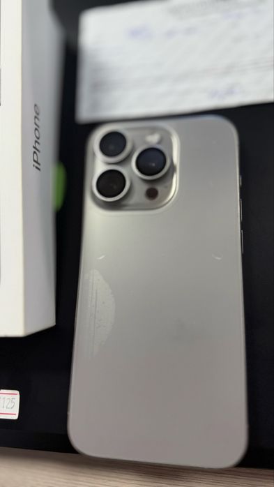 IPhone 15 pro 256 gb