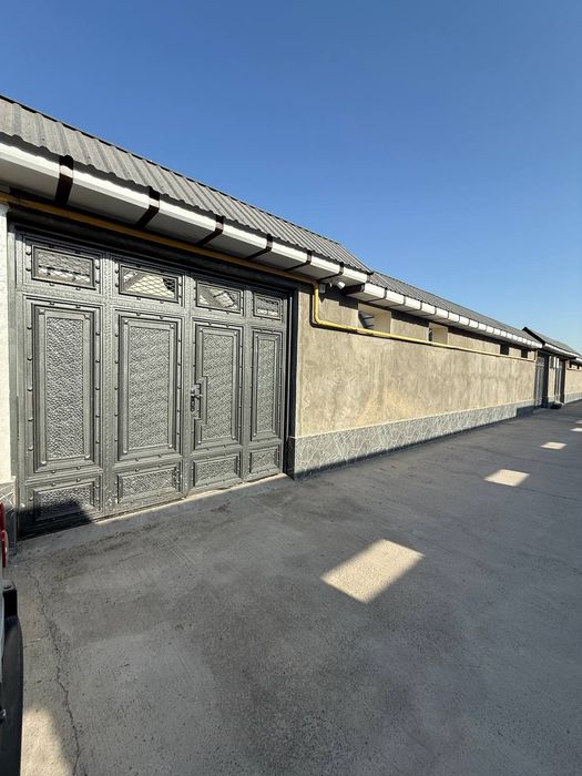 Uy Sotiladi srochna  Zangiota rayonida shaxarga 6-7 km erkin postidan