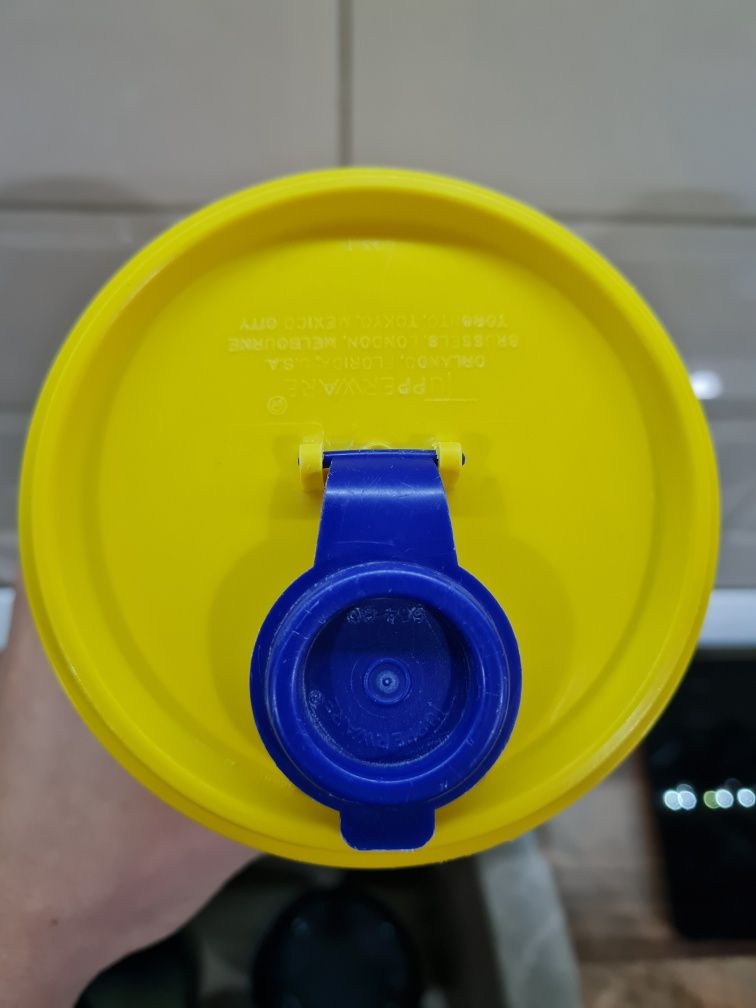 Pahar / Carafa / recipient lichide Tupperware - curier agratuit