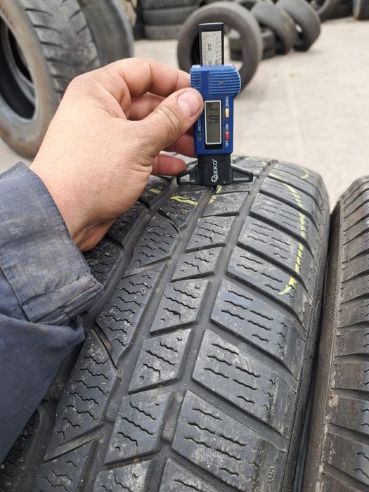 Anvelope de iarna 215-60r17 Continental