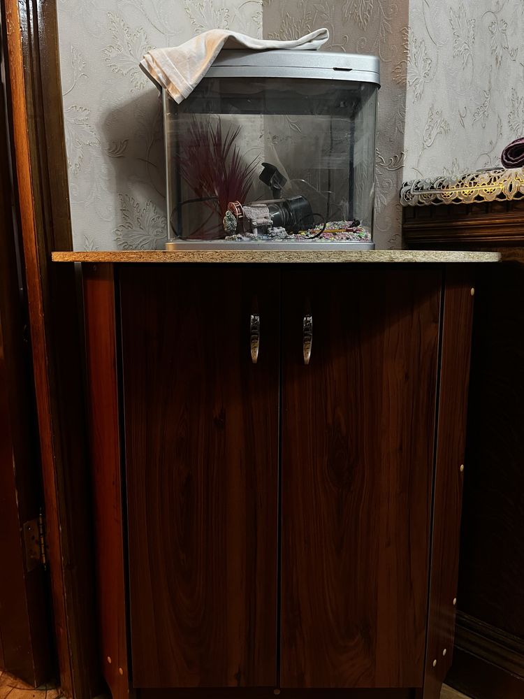 Продается аквариум со шкафом