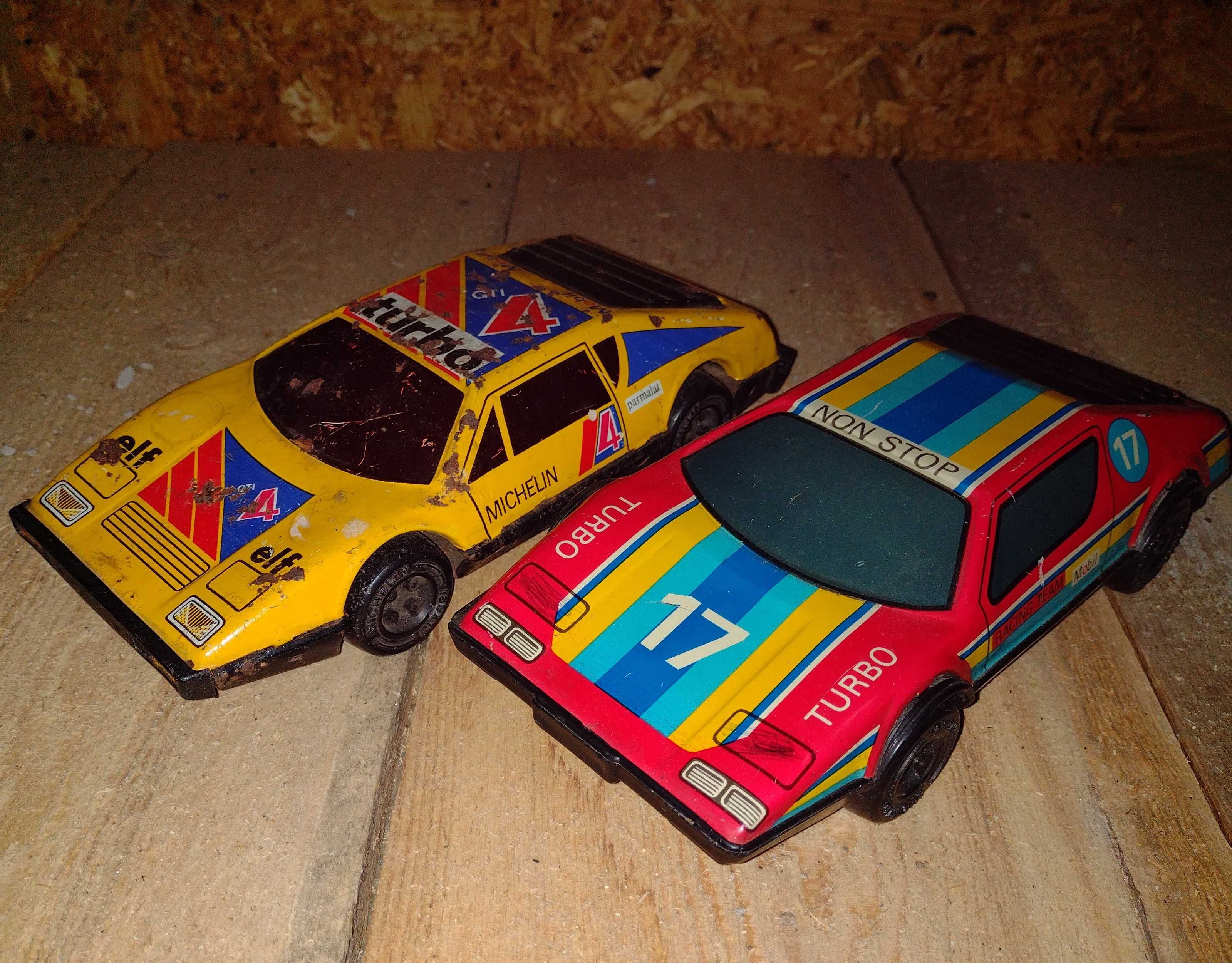 Lot 2 jucării vechi tabla / metal mașini de curse