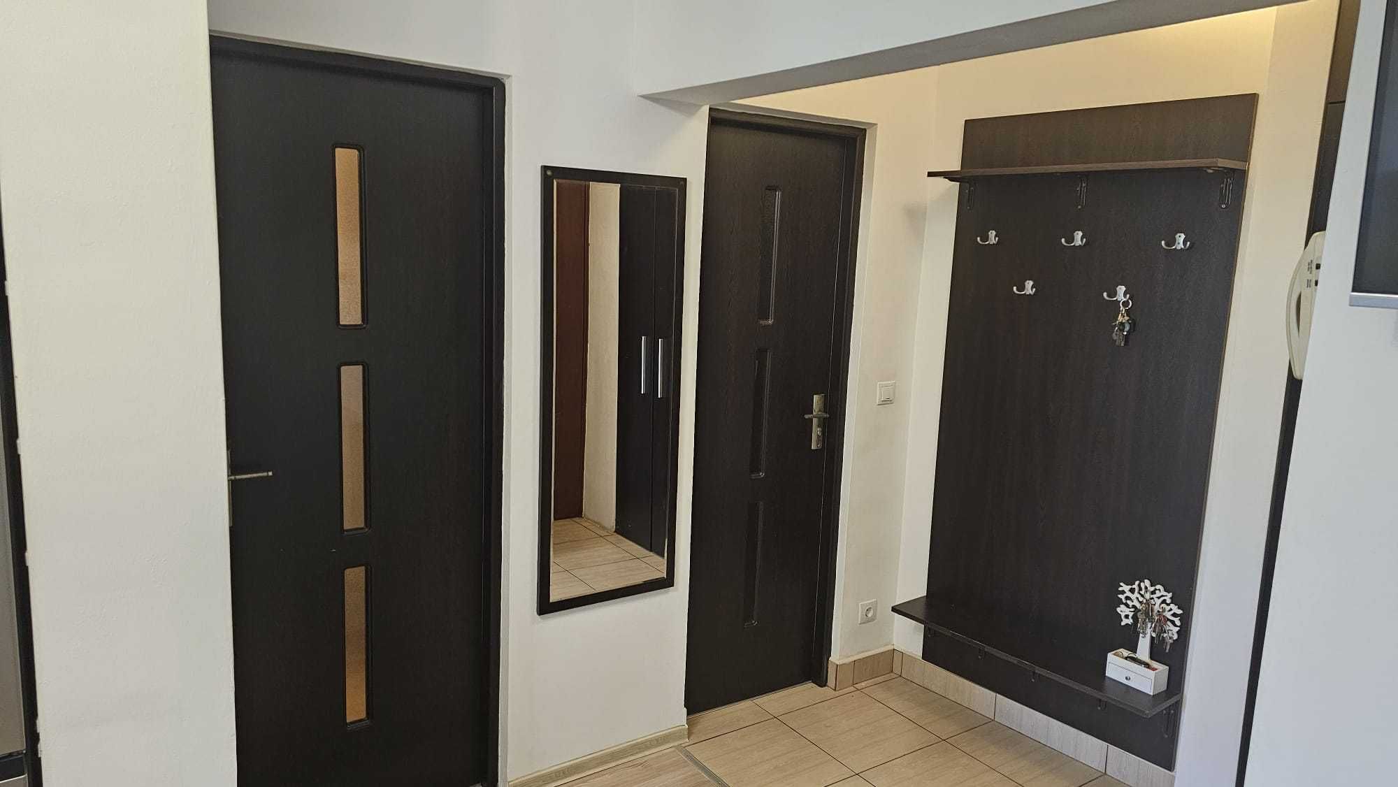 Apartament 2 camere decomandat, etaj 2, Sensul Vechi, utilat, parcare