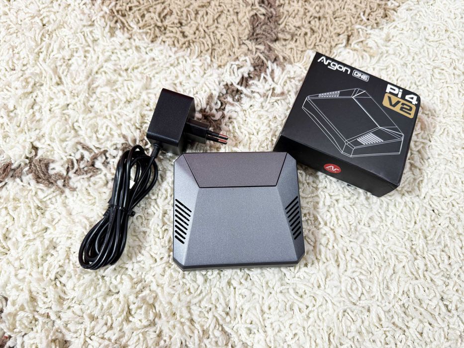 Raspberry Pi 4B 4GB + Argon One V2 + alimentator + POE Adapter Gigabit