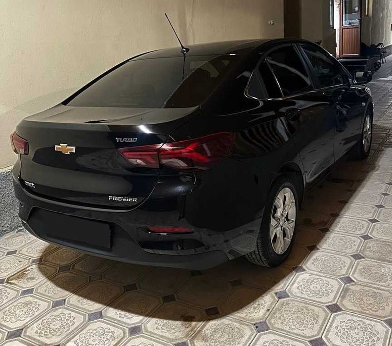 Chevrolet Onix Premier +