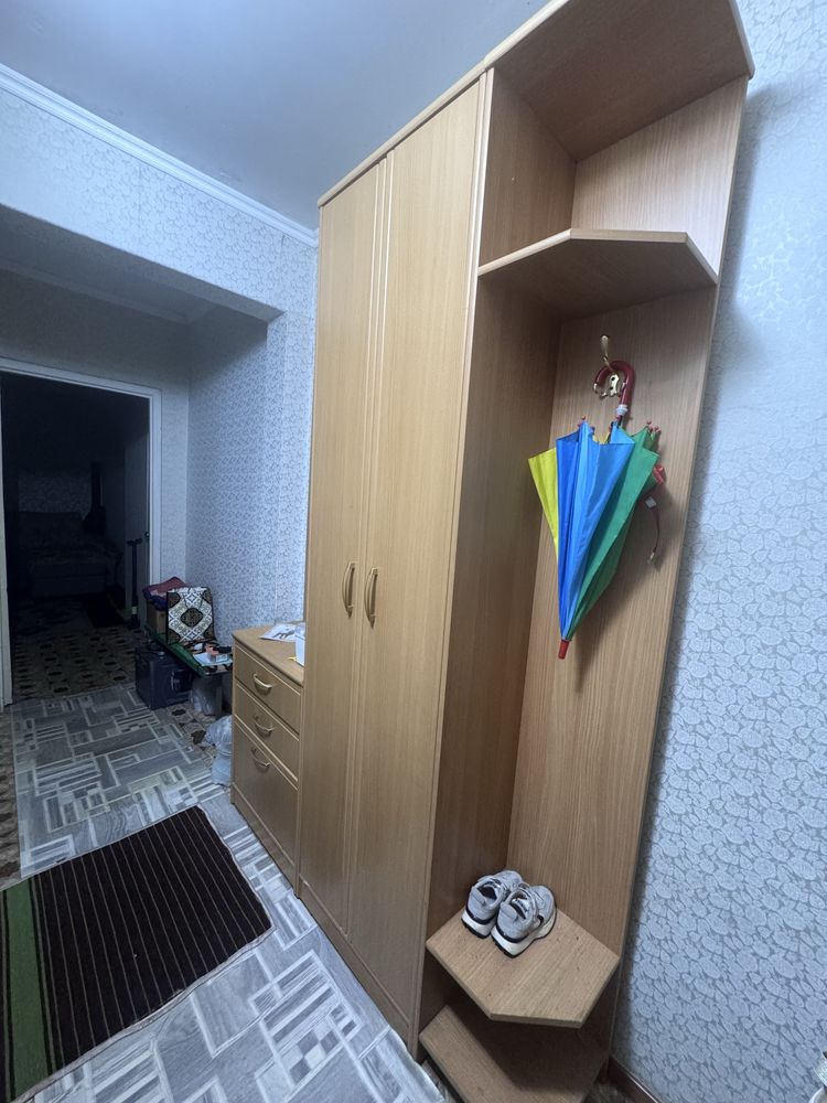 Шкаф для прихожей.