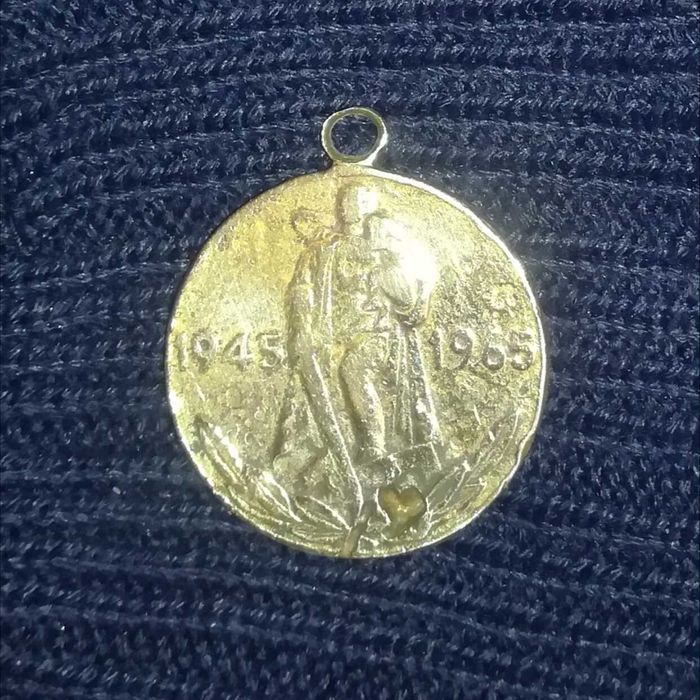продам медаль 1945- 65года ссср