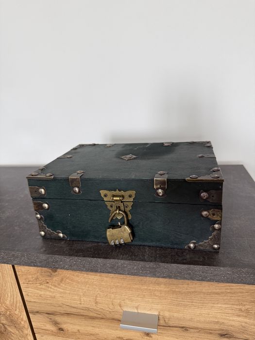 Cufar organizator bijuterii/ depozitare