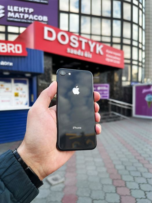 Продам iPhone 8 в идеале 128gb