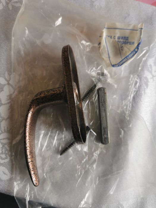 Дръжки за прозорци 60бр.