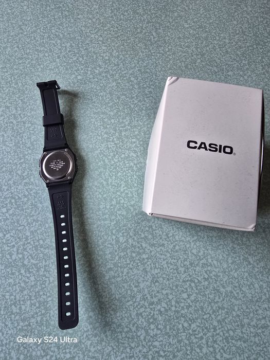 Чисто нов часовник Casio