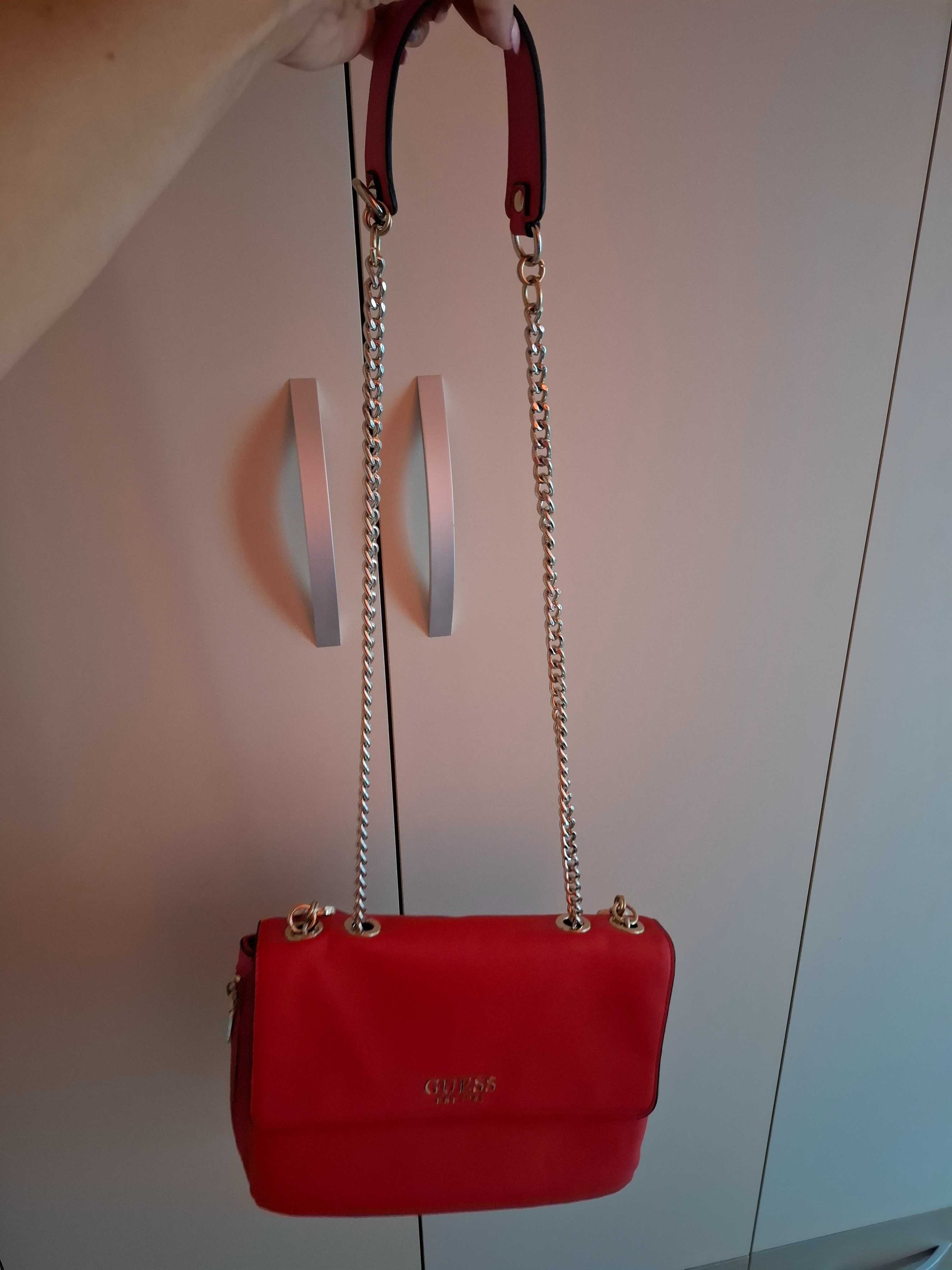 Дамска чанта Guess