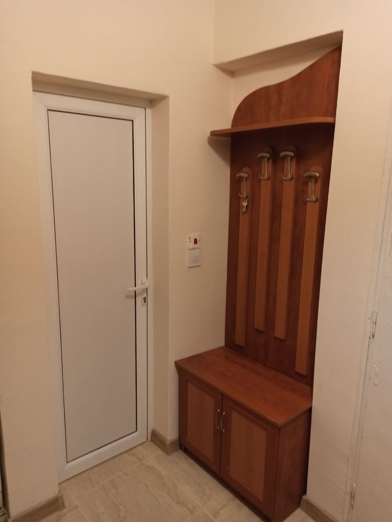 Продава се Двустаен апартамент в Казанлък - 65 кв.м за 4 €/кв.м - Снимка #8