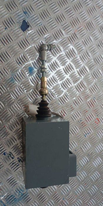 Стъпков мотор за мотокар