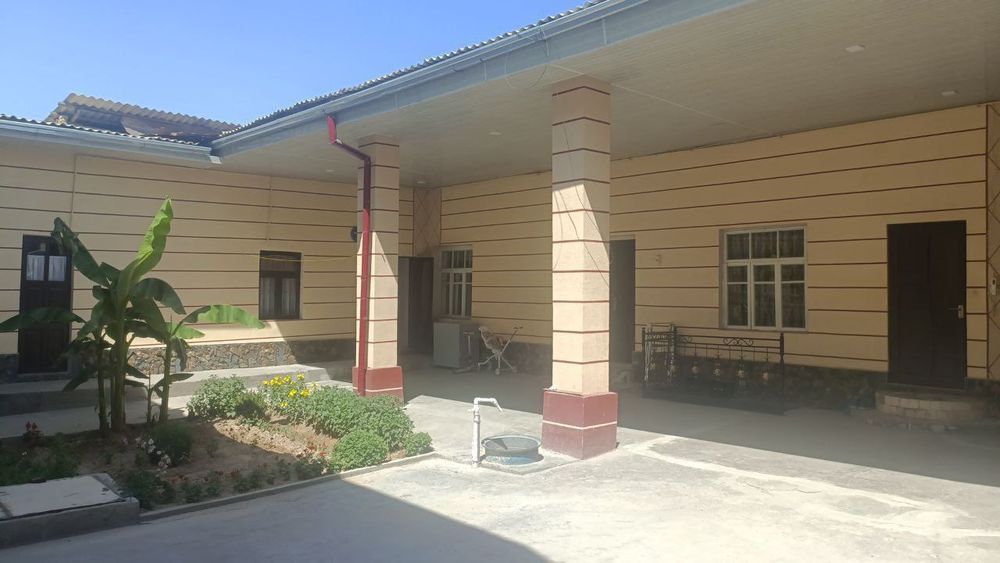 Uchaska sotiladi arzon narhda