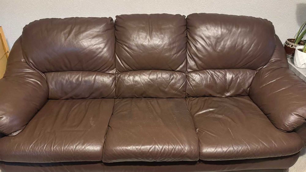 Кожен диван по поръчка