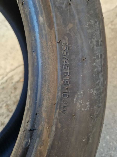 4 Hankook R19 255/45
летни гуми
DOT1824