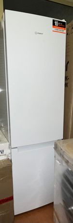 холодильник Indesit ITS 4200 W