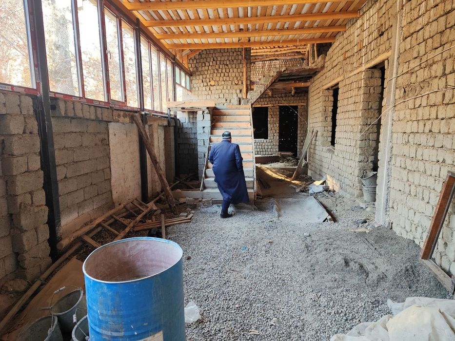 Loish parkni yonida xovli sotiladi Oqdaryo tumani