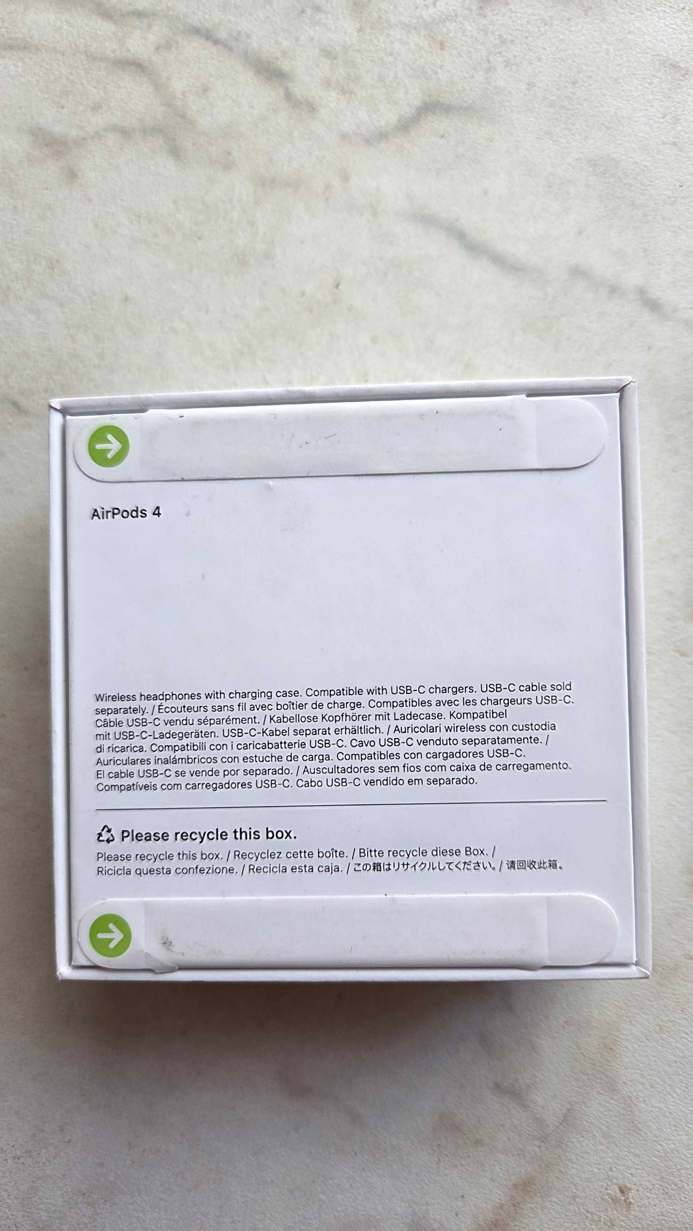 AirPods 4 безжични слушалки