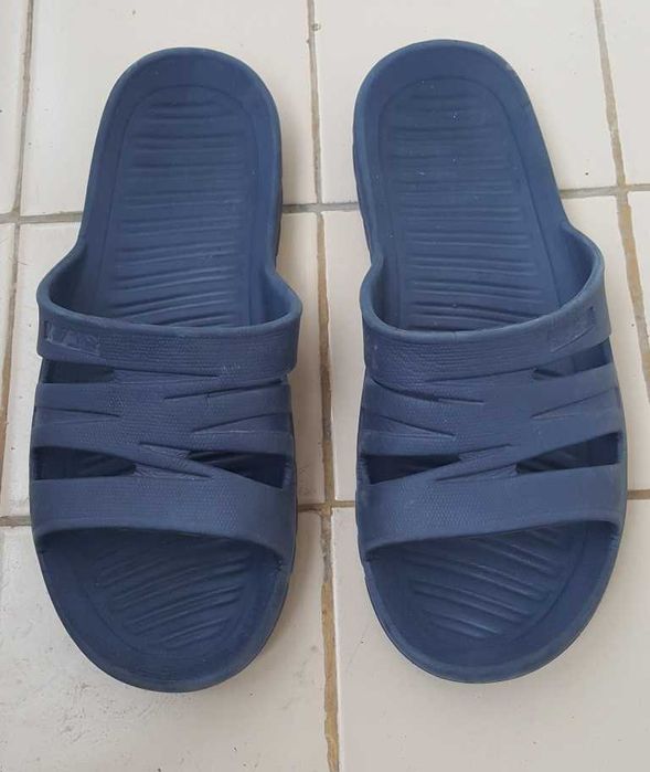 Şlapi noi calitate mărimea 43