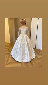 продам шикарное свадебное платье 40р