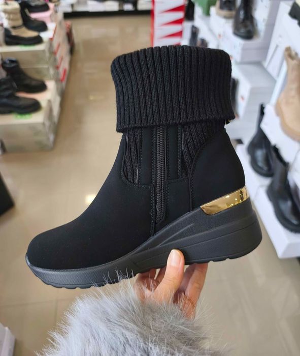 Удобни дамски боти с елегантна визия