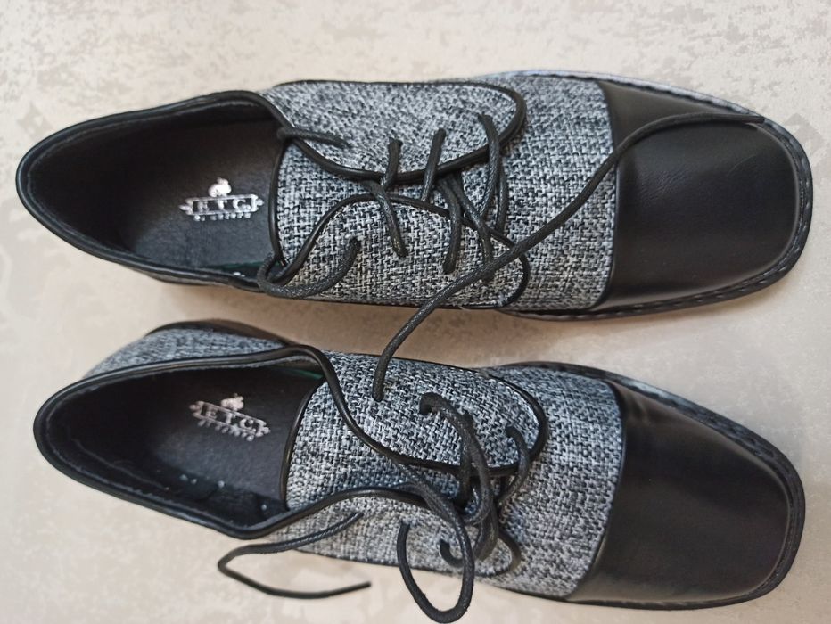 Продам  туфли  женские новые