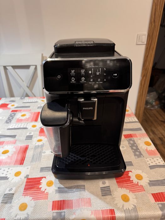 Espressor automat Philips Seria 2200 Latte Go
