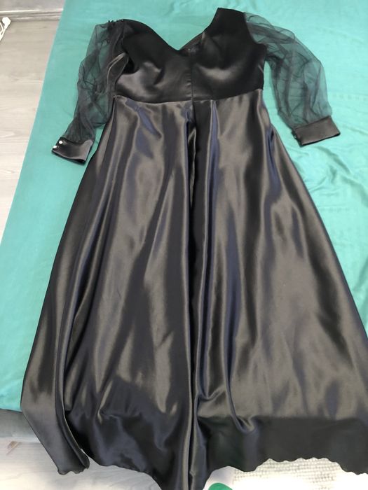 Vand rochii de ocazie