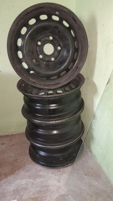 Диски 15 размера на Шкоду и колпаки оригинальные