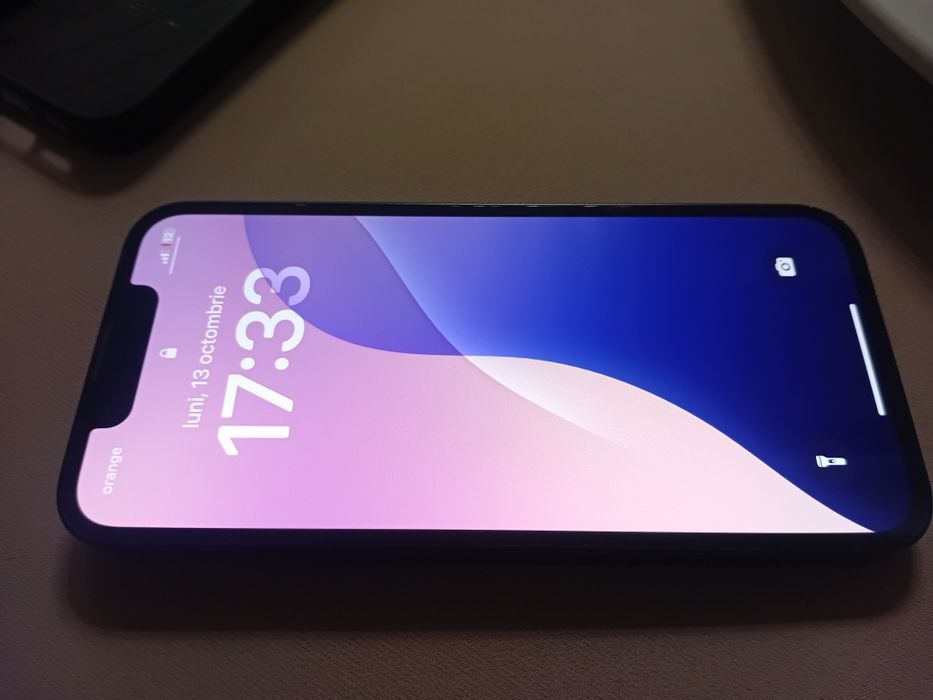 Vand sau schimb: iPhone 13 mini impecabil!