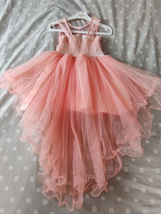 Rochița elegantă cu trena