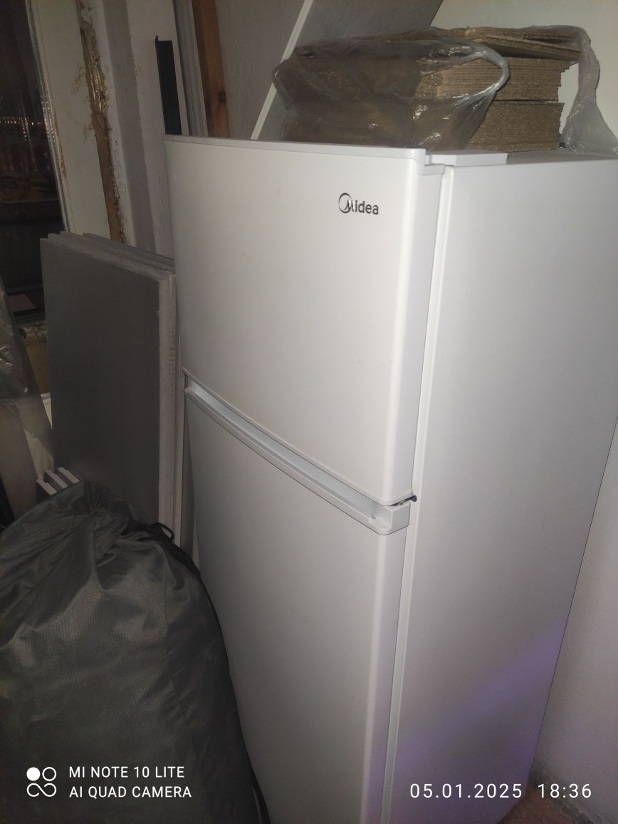 Продам холодильник Midea