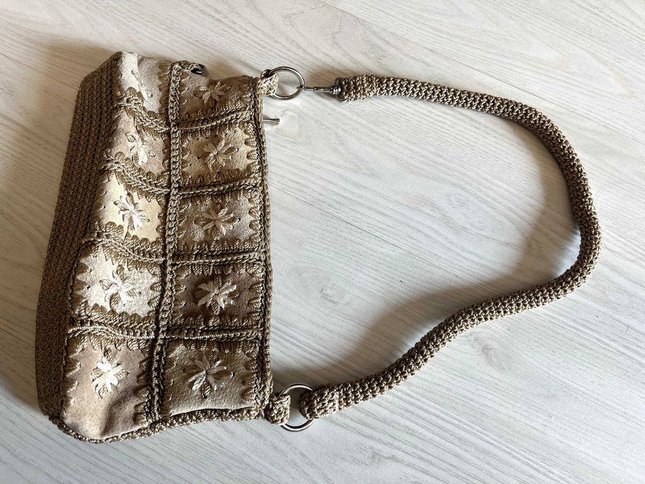 Маркови Чанти Guess и евтини малки чанти