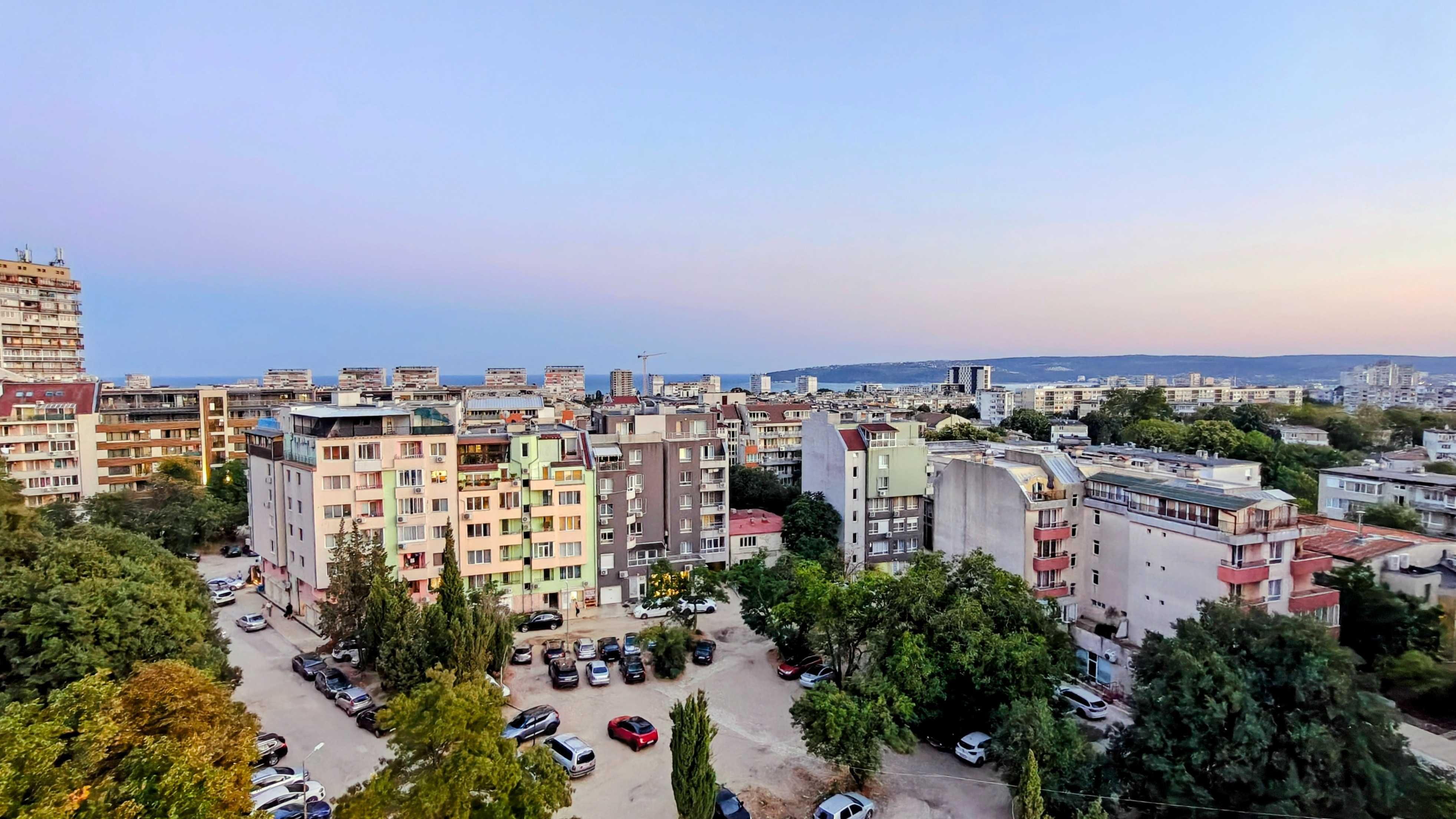 Давам под наем 4-стаен апартамент във Варна, Левски