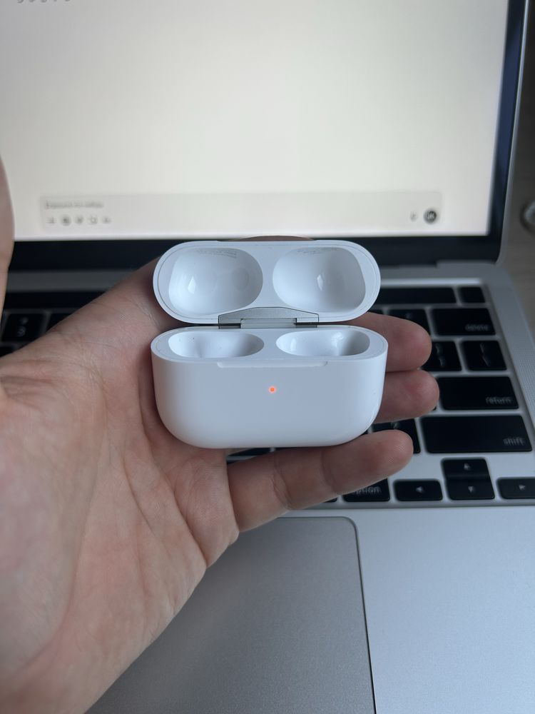 Продам Зарядный кейс от AirPods Pro 2 Оригинал