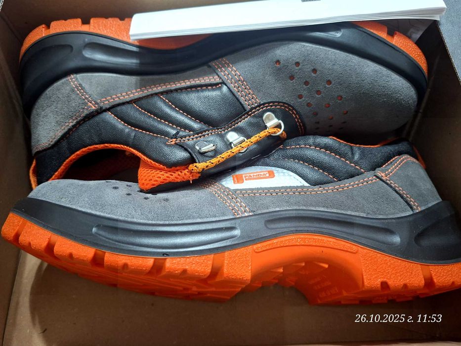 Чисто нови работни в сив цвят. Подходящ за тежка работа