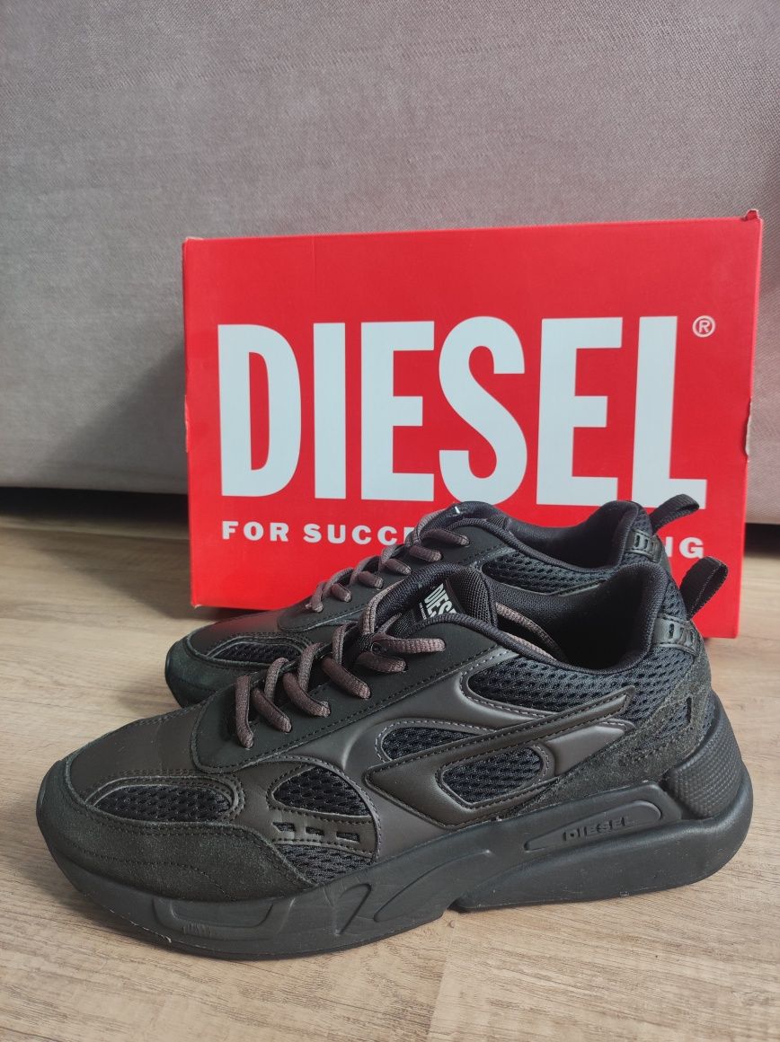 Маратонки Diesel 42