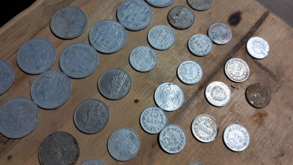Vănd monede vechi de colectie