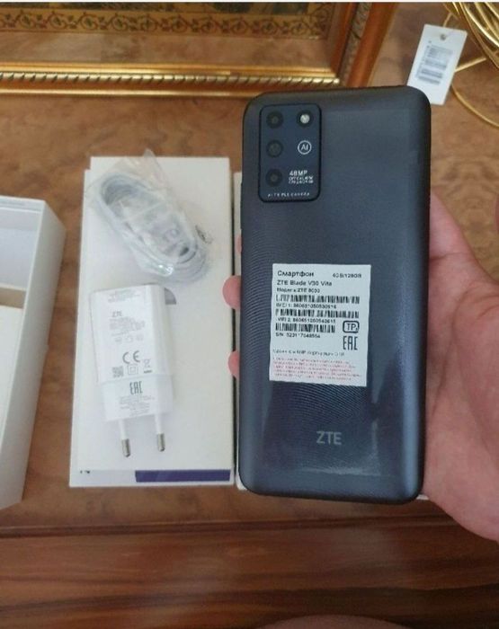 Srochna Prodam Sotiladi ZTE Blade V30 4/128Gb Black 4G Orginal Full