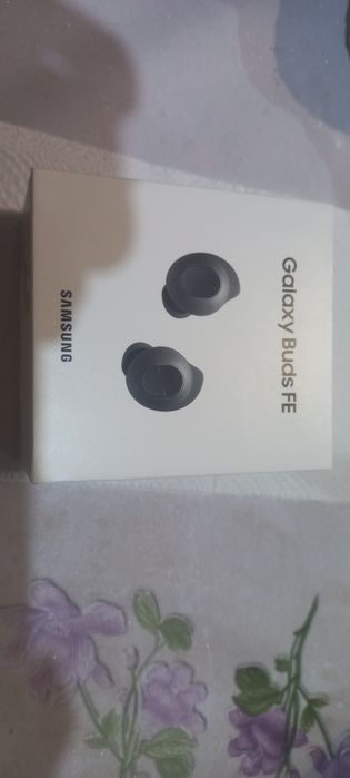 Продам наушники Samsung galaxy buds FE