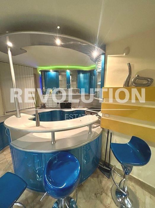 Дава се под наем Четиристаен апартамент в Варна, ХЕИ - 110 кв.м за 650 € - Снимка #2