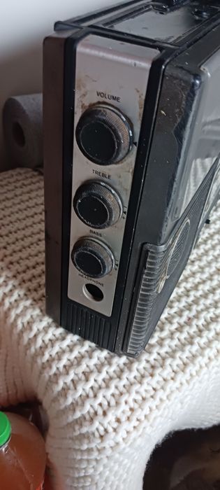Vind radiocasetofon ITT pt colectionari